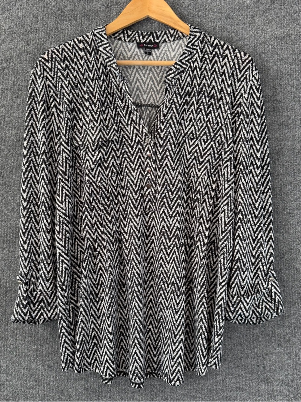 Cocomo Womens Chevron Print Top Size XL Black Gray Office Casual Stretch